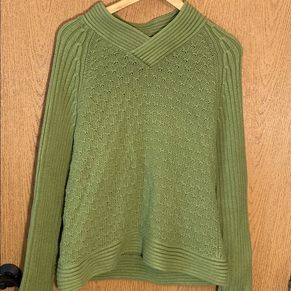 Cute Fieldgear green sweater Size L
